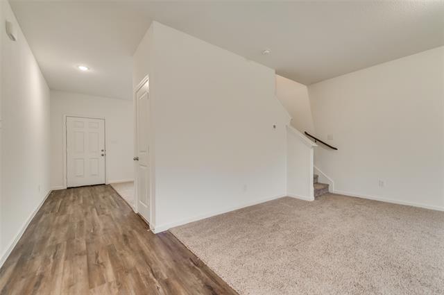 Building Photo - 828 Peach Tree Ln