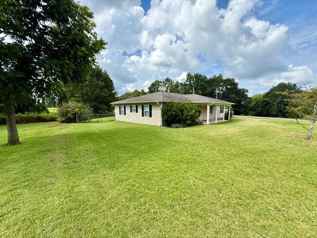 Building Photo - 1571 Hambrick Dr