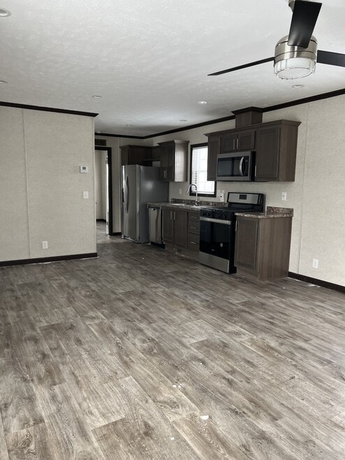 Building Photo - 333 E Lakewood Blvd