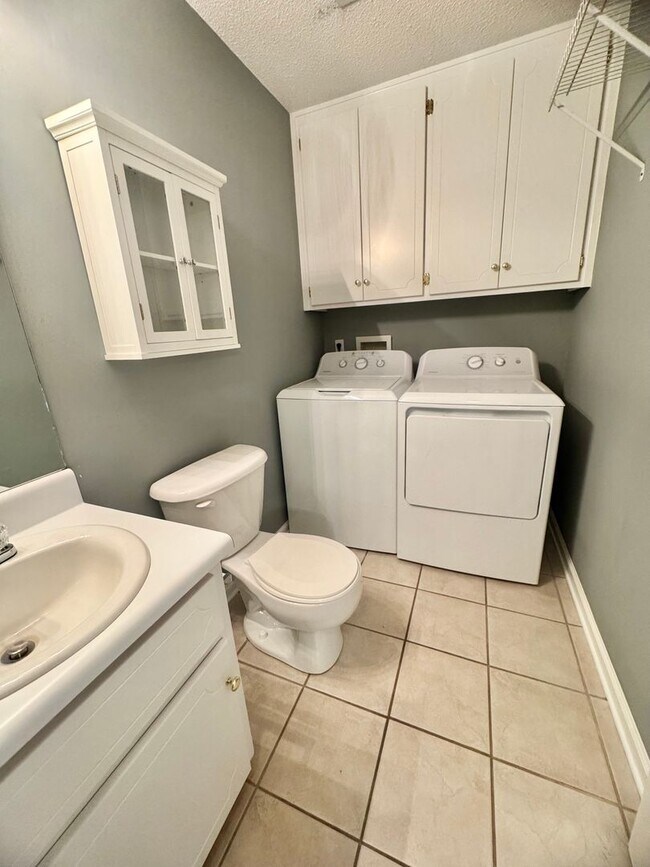 Building Photo - 158 S Spring View Dr
