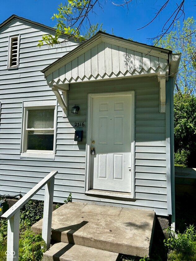 Foto principal - 2316 Indianapolis Ave