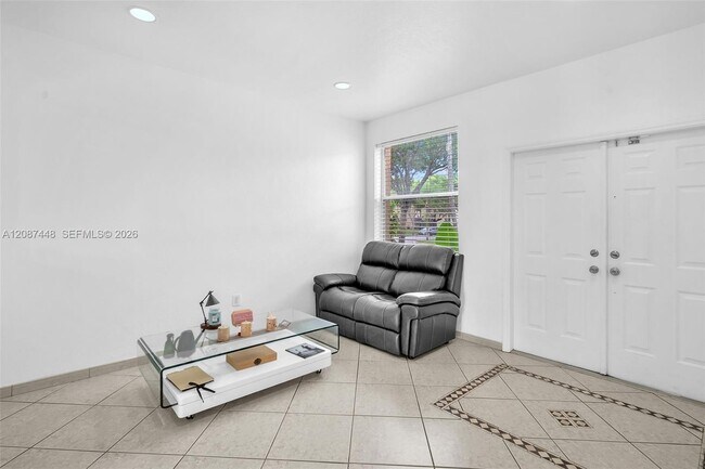 Foto del edificio - 16910 SW 39th Ct