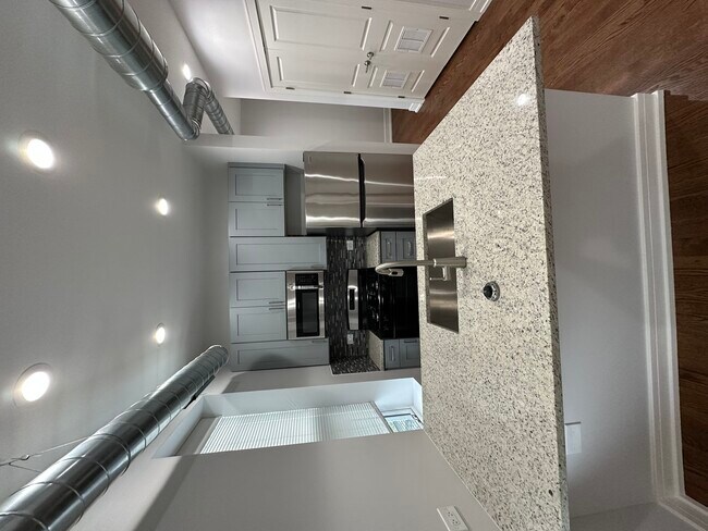 Foto del edificio - 1444 W Erie St