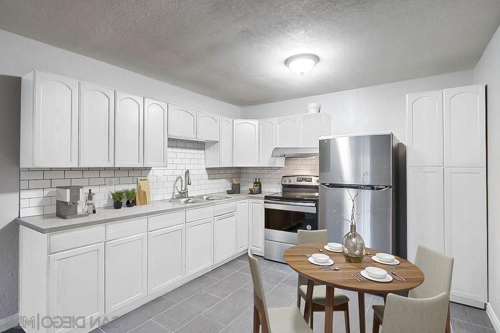 Foto principal - 8940 Kenwood Dr