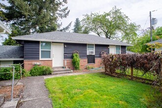 Building Photo - 6901-6923-6923 NE Prescott St