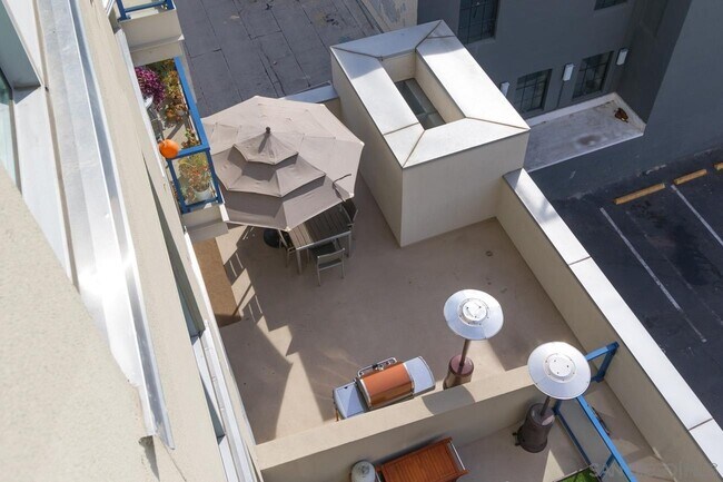 Building Photo - 875 G St