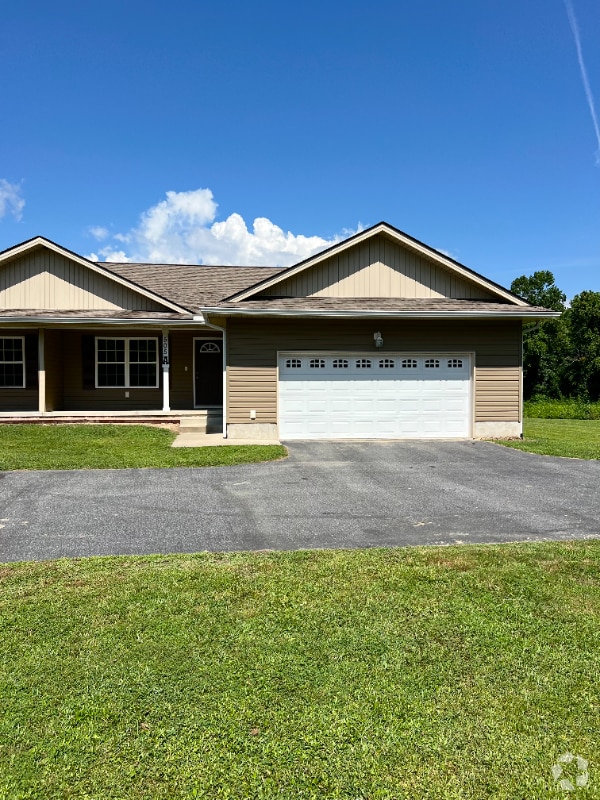 Building Photo - 505 Clear Creek Rd