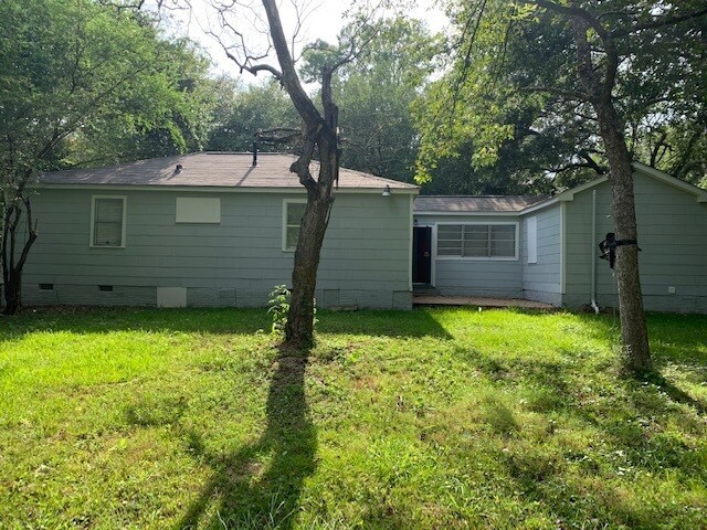 Back View - 4306 Hanging Moss Rd