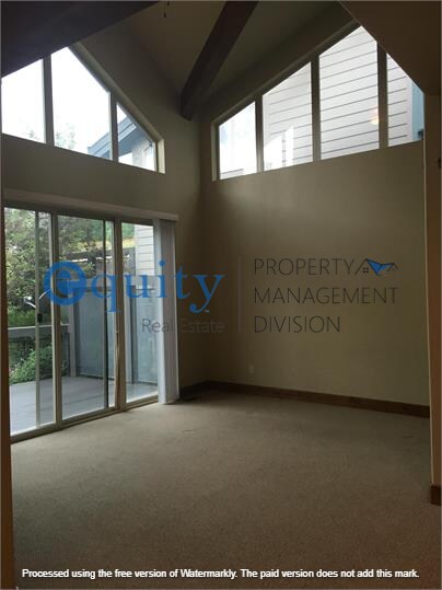 Foto del edificio - 8129 Courtyard Loop