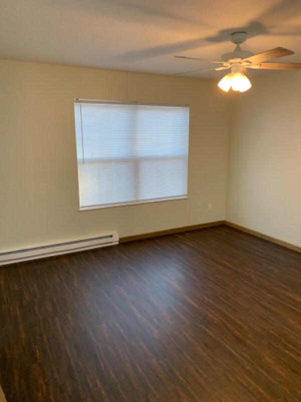 Foto del edificio - 42 Glover Ave