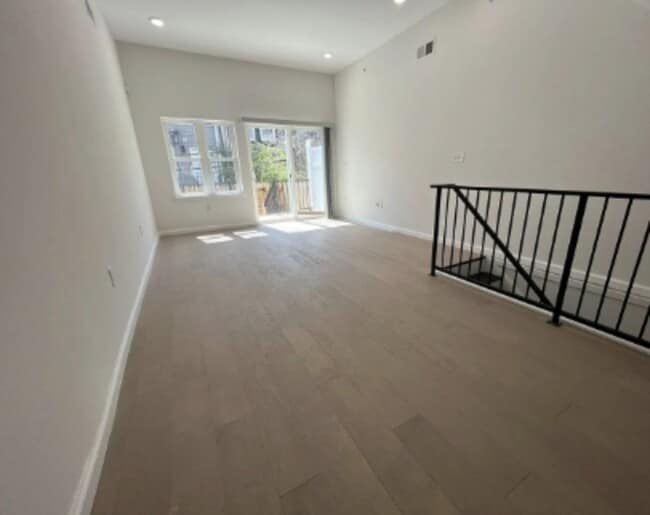 Building Photo - 2634 Manton St