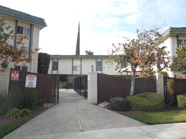 Building Photo - 6019 N College Ave