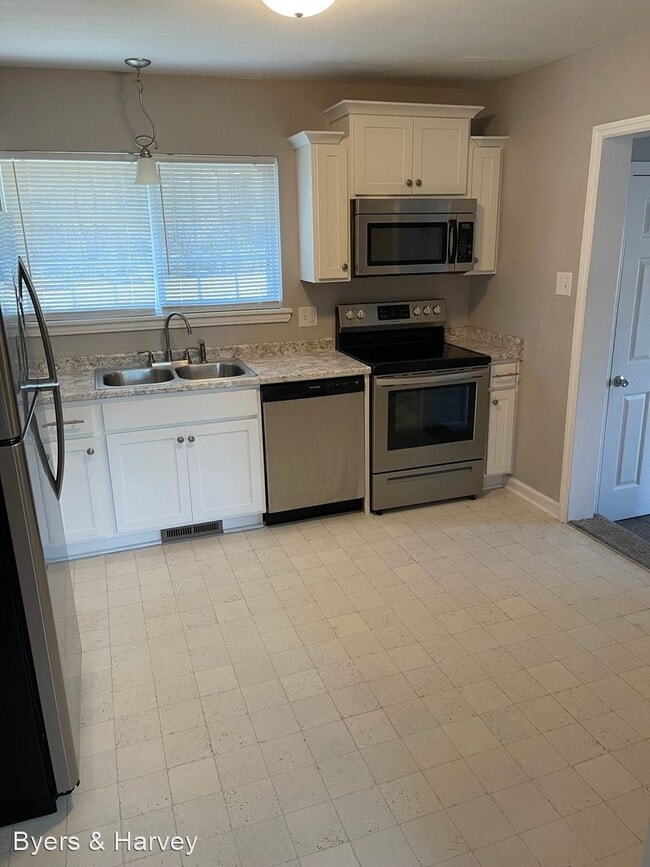 Building Photo - 3 br, 1 bath House - 30 West Bel Air Blvd