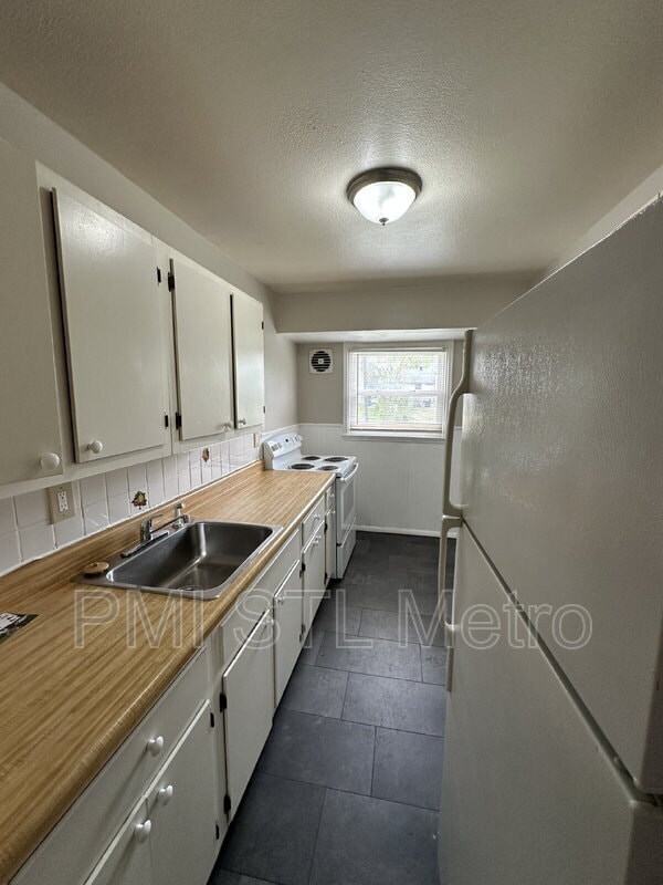 Building Photo - 452 Midlothian Rd