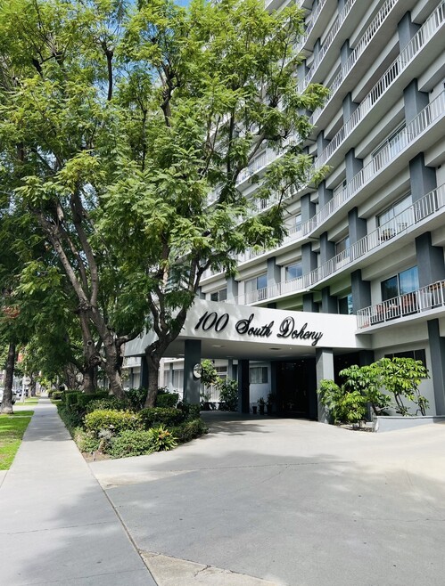 Building Photo - 100 S Doheny Dr