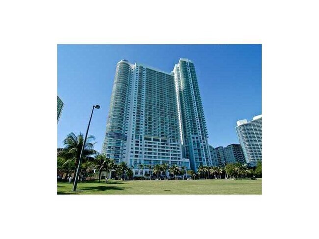 Building Photo - 1800 N Bayshore Dr