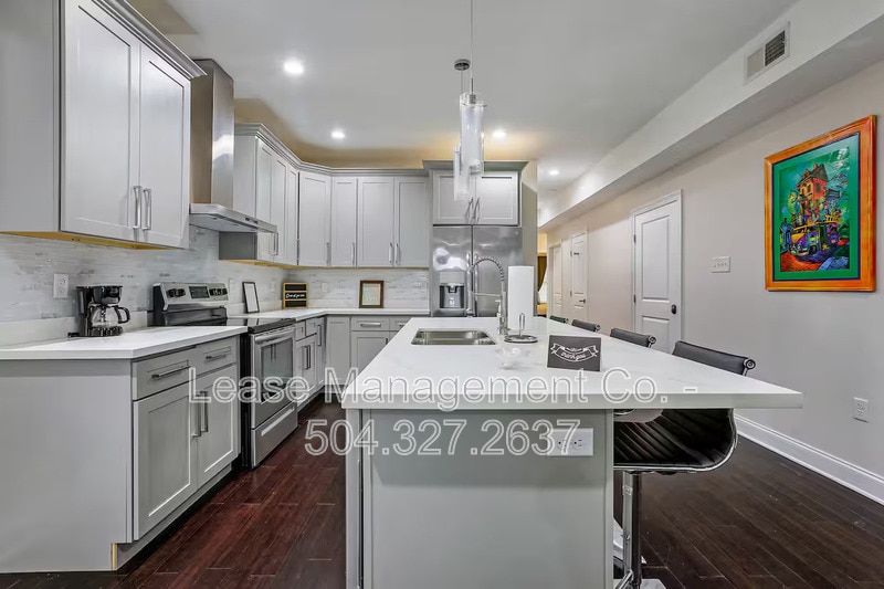 Photo - 1379 Saint Bernard Avenue - 1