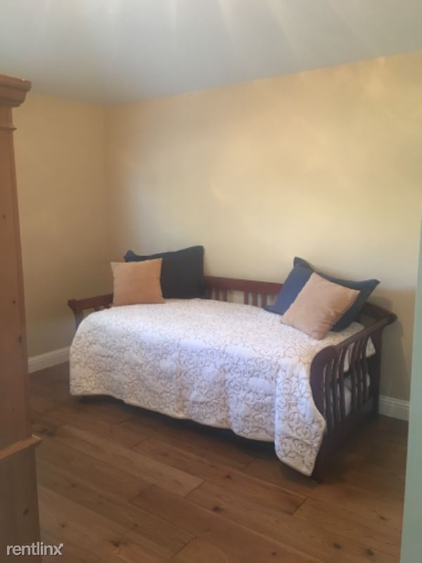 Foto del edificio - 1 br, 1 bath House - 136 Mcnear Cir