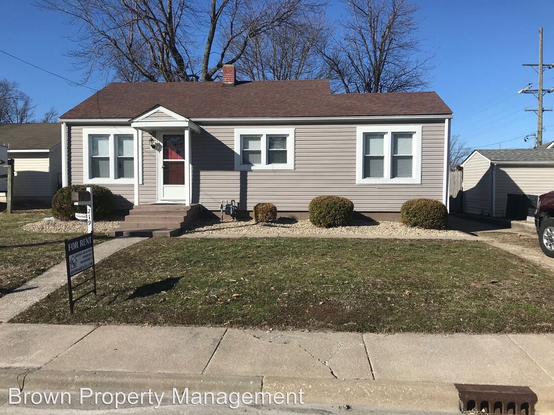 Primary Photo - 3 br, 1 bath House - 219 W. County Rd.