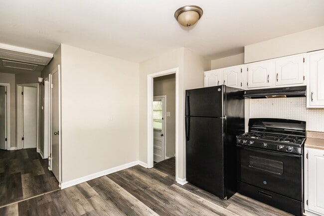 Building Photo - Charming & Affordable 3-Bedroom Home for L...
