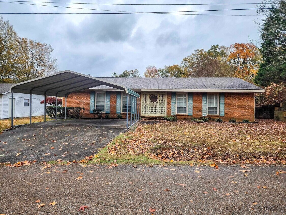 Primary Photo - 1402 Loberg Ln