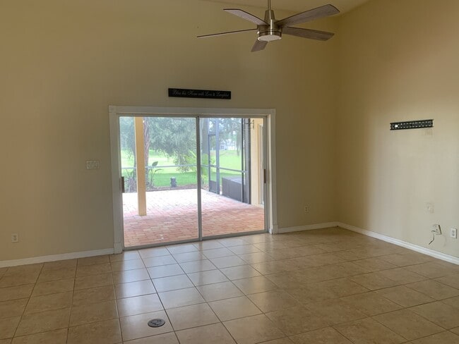 Building Photo - 3741 Woodleaf Ct