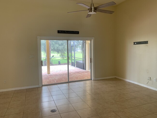 Foto del edificio - 3741 Woodleaf Ct