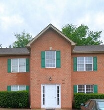 Building Photo - 1625 Maple View Way