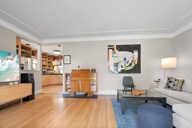 Foto del edificio - 328 NE 51st St