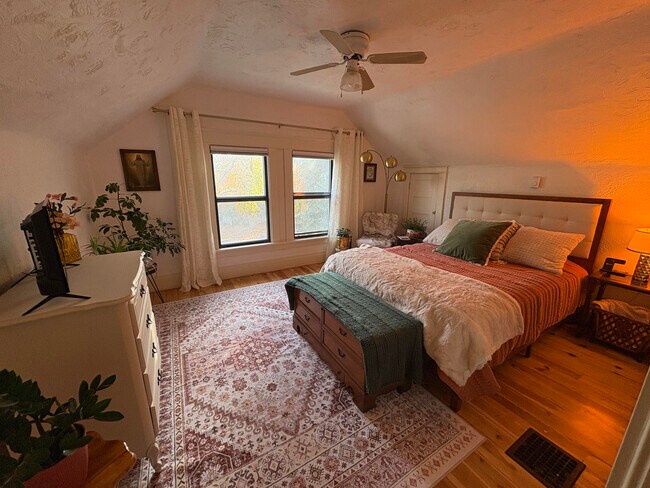 Foto del edificio - 315 12th St