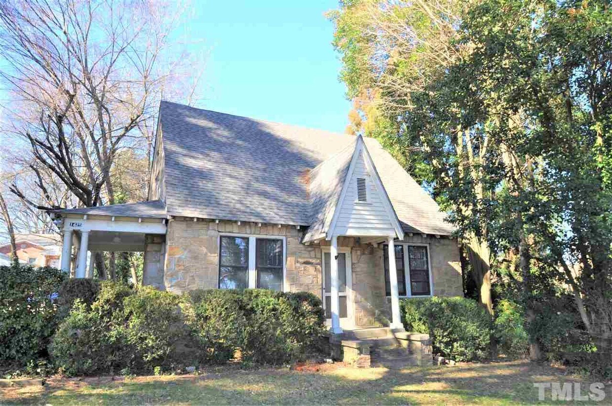 Foto principal - 1425 Wake Forest Rd