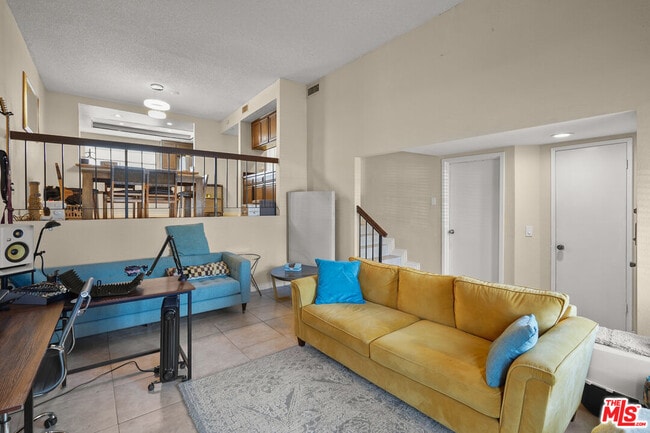 Building Photo - 14500 Van Nuys Blvd