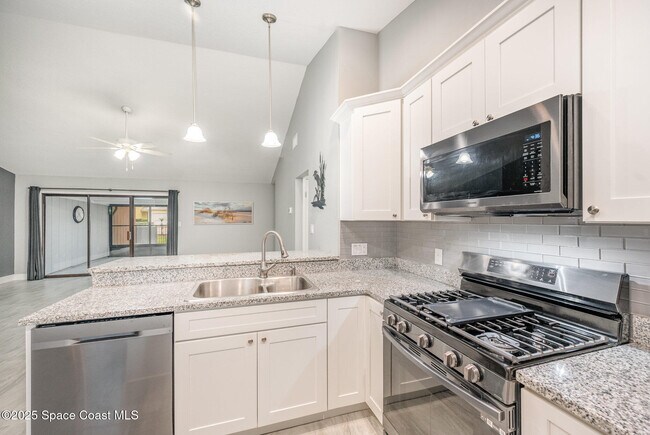 Foto del edificio - 1381 Byrd Ct