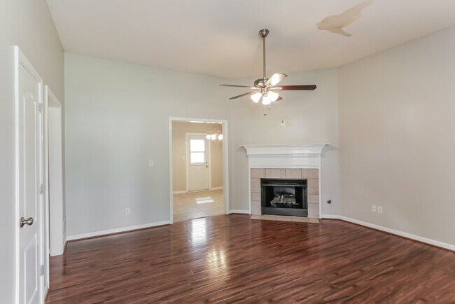 Foto del edificio - 1329 Annesdale Dr