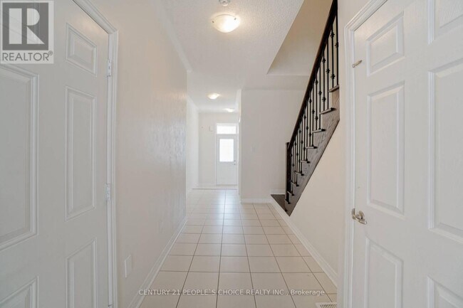 Building Photo - 130 Orchardcroft Rd