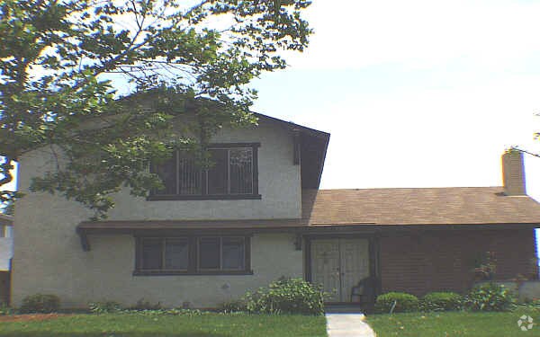 Primary Photo - 15177 Monterey Ave