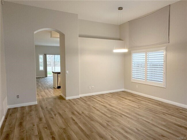 Foto del edificio - 720 Poppy Rd