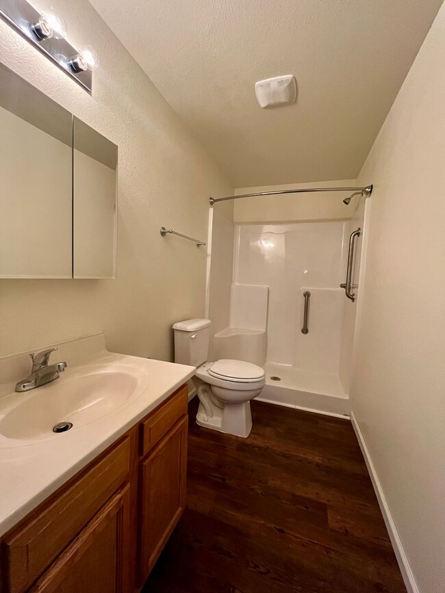 Building Photo - All Inclusive | 2 Bed | 2 Bath