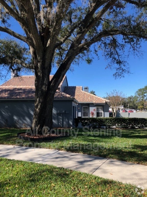 Oak Terrace Apartments for Rent with Hardwood Floors Orlando, FL 1