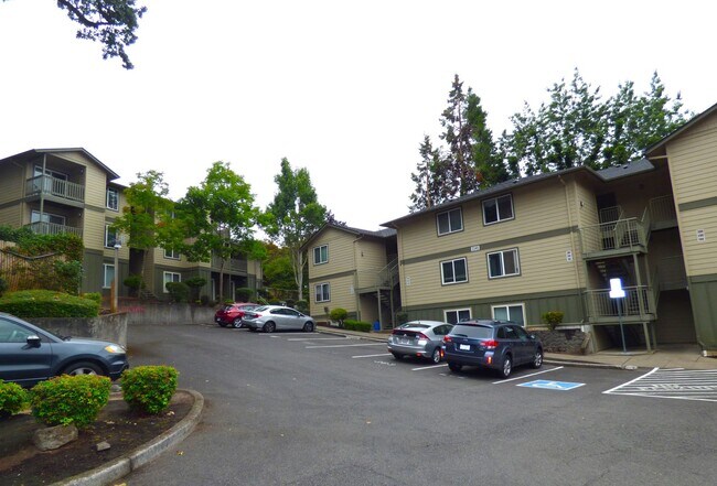 Building Photo - 1 bed 1 bath apartment on the Second floor!