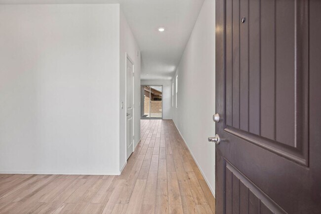 Foto del edificio - Beautiful Brand New 3 Bedroom Home with De...