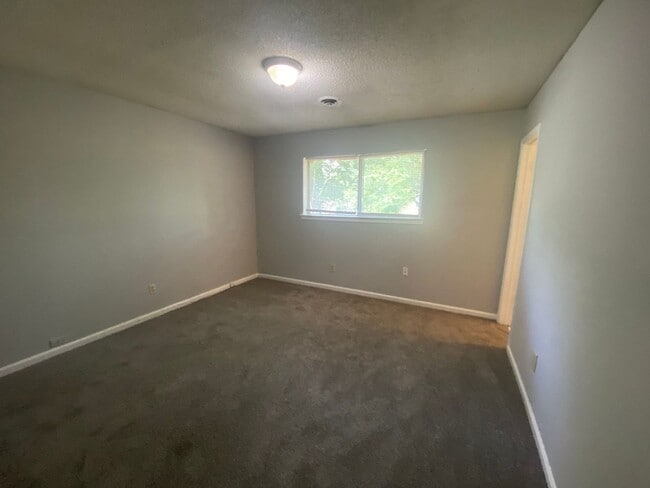 Building Photo - 5373 Sputnik Dr