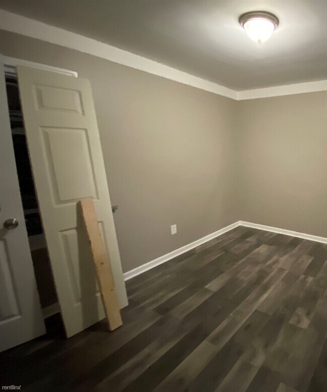 Foto del edificio - 2 br, 1 bath House - 8310 Plainview Ave