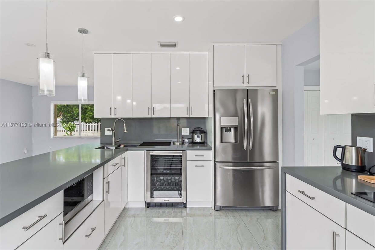 Building Photo - Southwest 180th Street, Miami, FL 33157 - 3 BR 2 BA single-family home