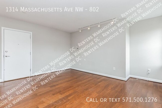 Building Photo - Charming top-floor studio near Logan Circle!
