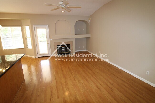 Foto del edificio - Very Nice 4bd/2.5ba Elk Grove Home with 3 ...