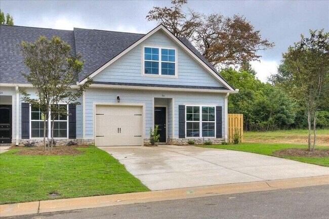 Foto del edificio - 317 Bordeaux Dr