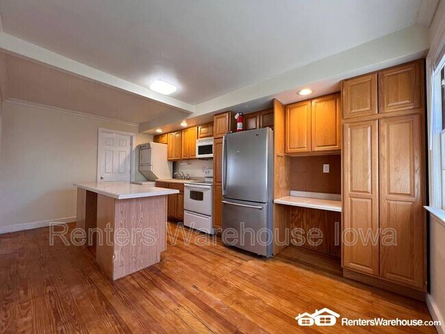 Foto del edificio - 240 Watrous Ave