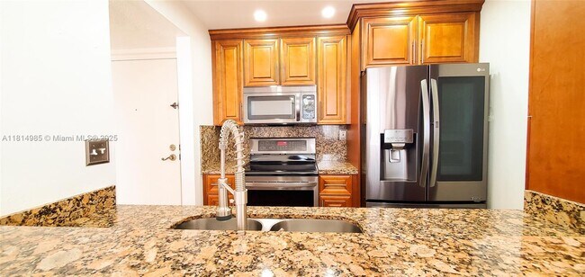 Foto del edificio - 7035 NW 186th St