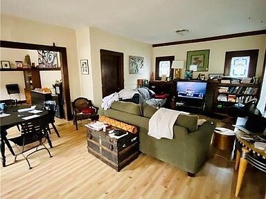 Building Photo - 1348 N Gale St